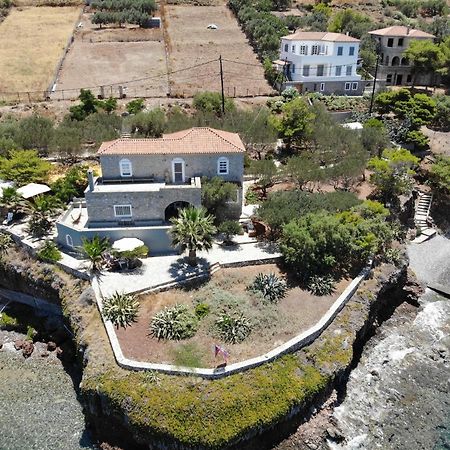 Lady Of Hydra Villa, Sea Front View, Private Beach Екстер'єр фото