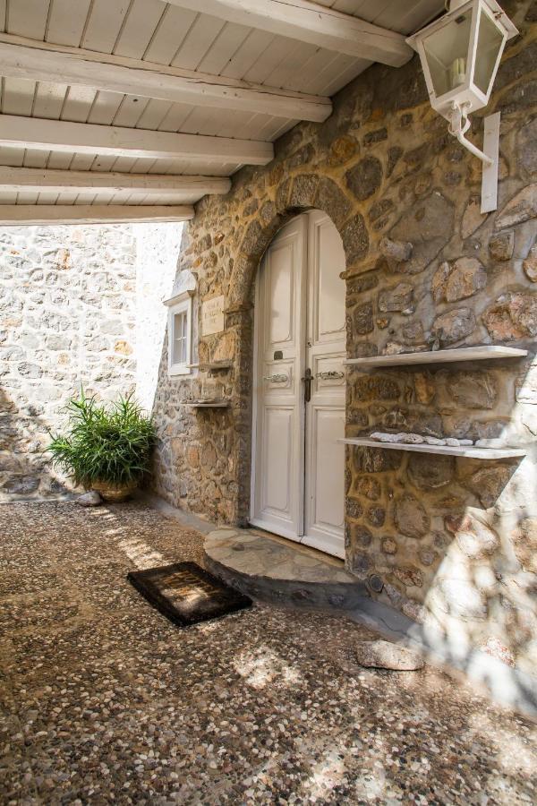Lady Of Hydra Villa, Sea Front View, Private Beach Екстер'єр фото