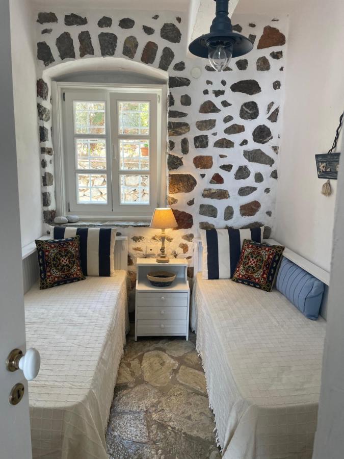 Lady Of Hydra Villa, Sea Front View, Private Beach Екстер'єр фото